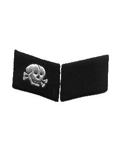 RSE50.Waffen SS NCO skull collar tabs.Aluminum wire skull on black. No piping.Skull facing to the front